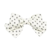 CHANEL - Hair Clips Unisex White
