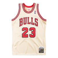 Mitchell & Ness NBA Chicago Bulls 1995/96 Premium Gold Jersey 'Michael Jordan 23' NNBJMM18773-CBUGOLD95MJO