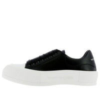 (WMNS) Alexander McQueen Deck Plimsoll Lace-Up Sneakers 'Black White' 667245WIAB61070