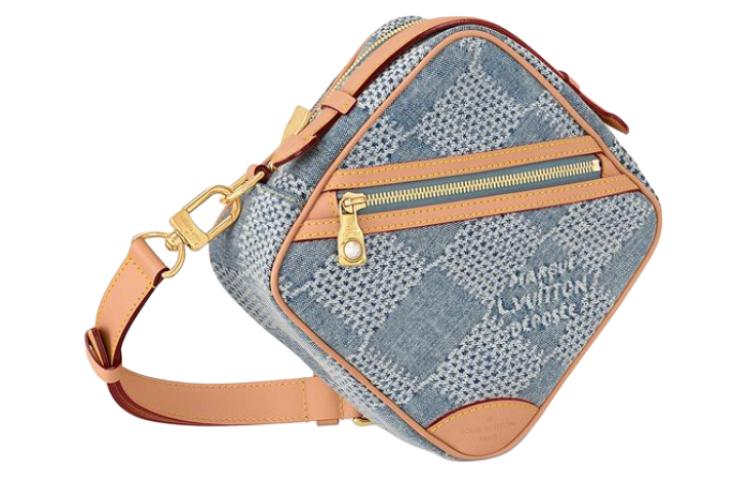 LOUIS VUITTON Chess Messenger