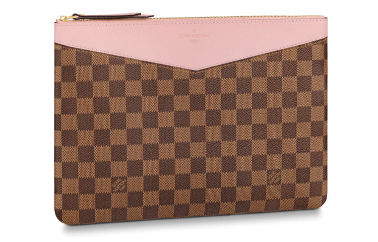 LOUIS VUITTON Clutches