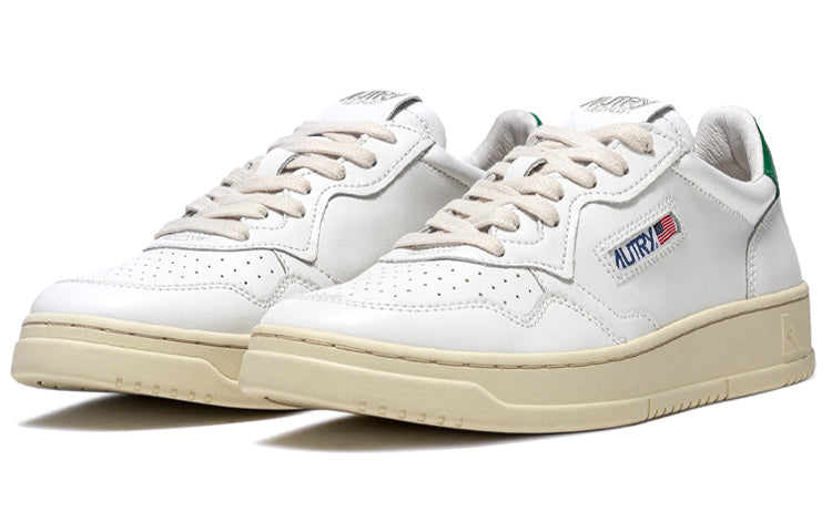 (WMNS) Autry Medalist Leather Low 'White Green' AULW-LL20