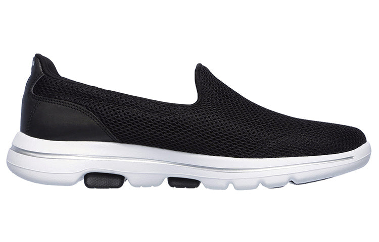 (WMNS) Skechers Go Walk 5 'Black White' 15901-BKW