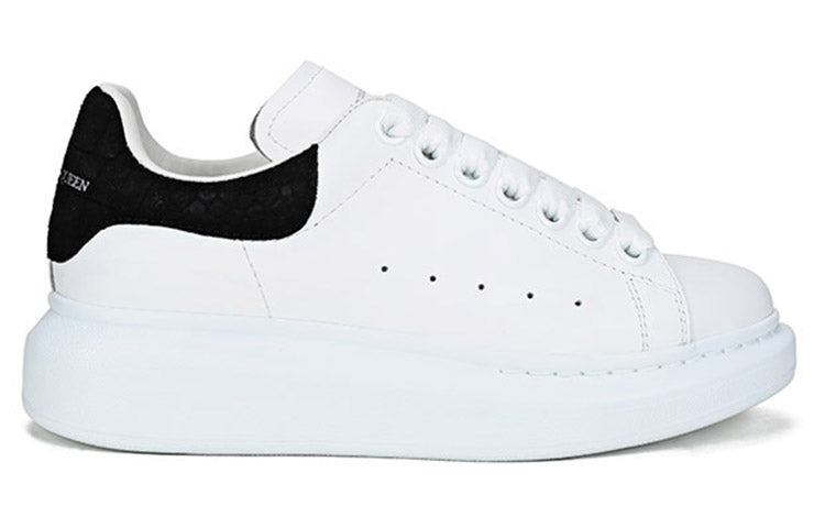 (WMNS) Alexander McQueen Oversized Sneaker 'White Black Suede' 650788WHZ4K9061