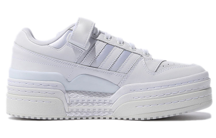 adidas originals Unisex Triple Platforum Low Sneakers White GY0821