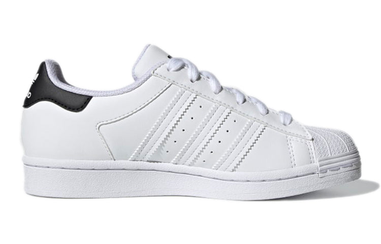 (GS) adidas Superstar 'Patches' Q47342