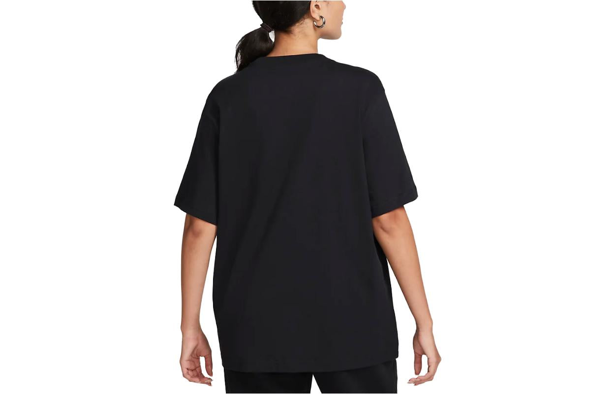 (WMNS) Nike Sportswear Small Swoosh T-shirt Asia Sizing 'Black' FD4150-010
