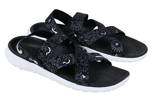 (WMNS) Nike Roshe One Sandal Print 'Black White' 832644-011