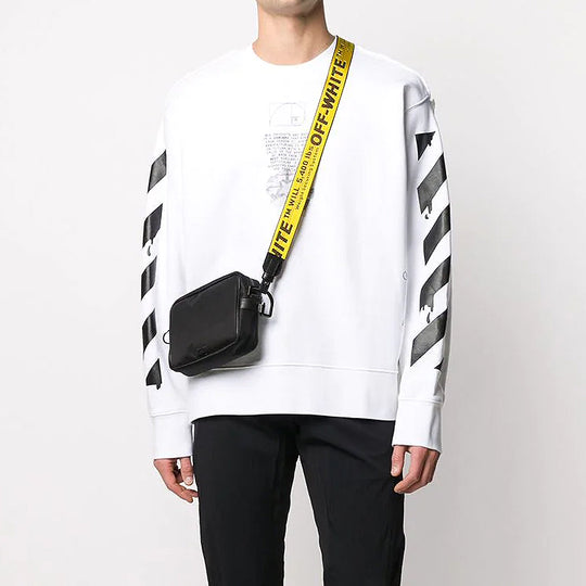 Men's Off-White Cotton Arrow Sports White OMBA037R20E300050110