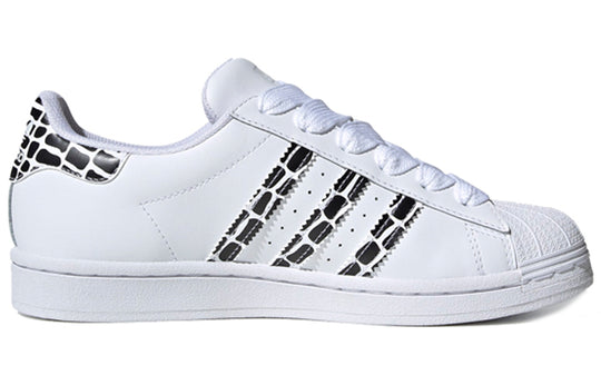 (WMNS) adidas Superstar 'Animal Print' FV3452