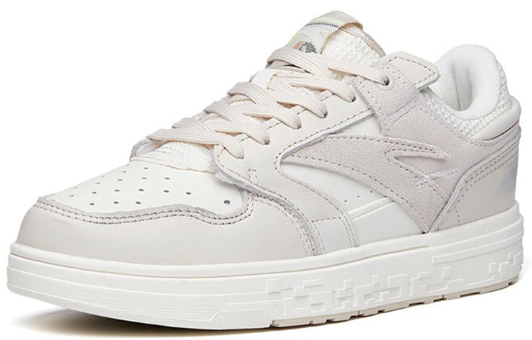 (WMNS) ANTA Street Naughty Low 'White Grey' 122218050-1