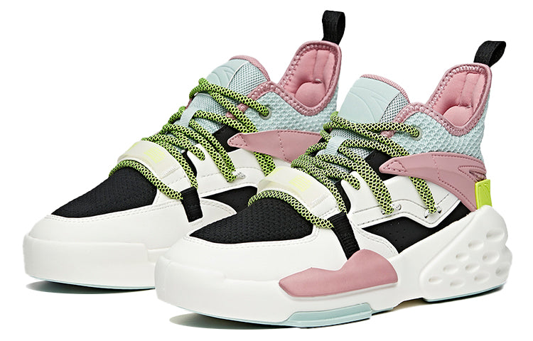 (WMNS) ANTA Baseline Low 'White Black Pink' 122018087-5