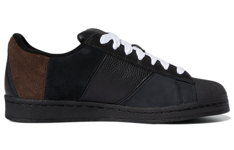 adidas originals Unisex Superstar 82 Panel Low-Top Sneakers Black GW0775