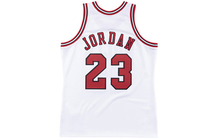 Mitchell & Ness NBA Authentic Jersey Chicago Bulls 1996-97 Michael Jordan 'White Red' AJY4CP19013-CBUWHIT96MJO