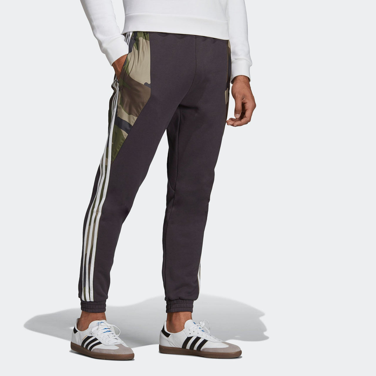 adidas originals Logo EB4089