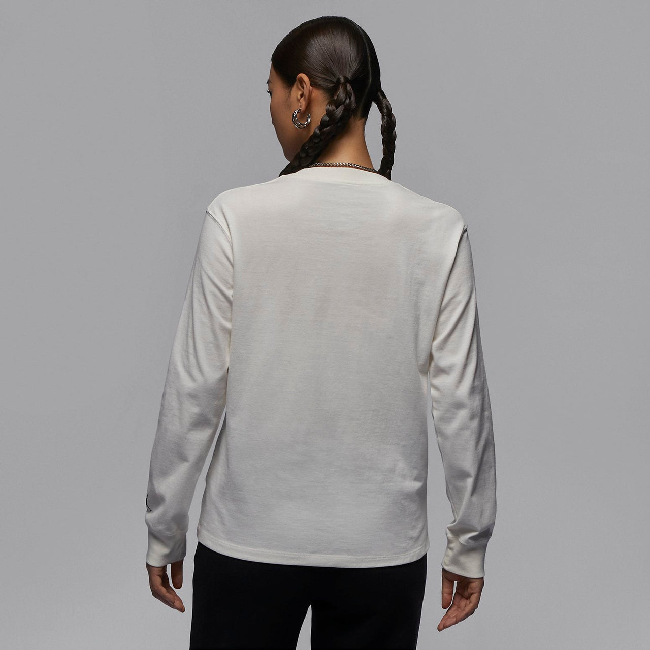 (WMNS) Air Jordan Long-Sleeve Graphic T-Shirt Asia Sizing 'Sail' FD7206-133