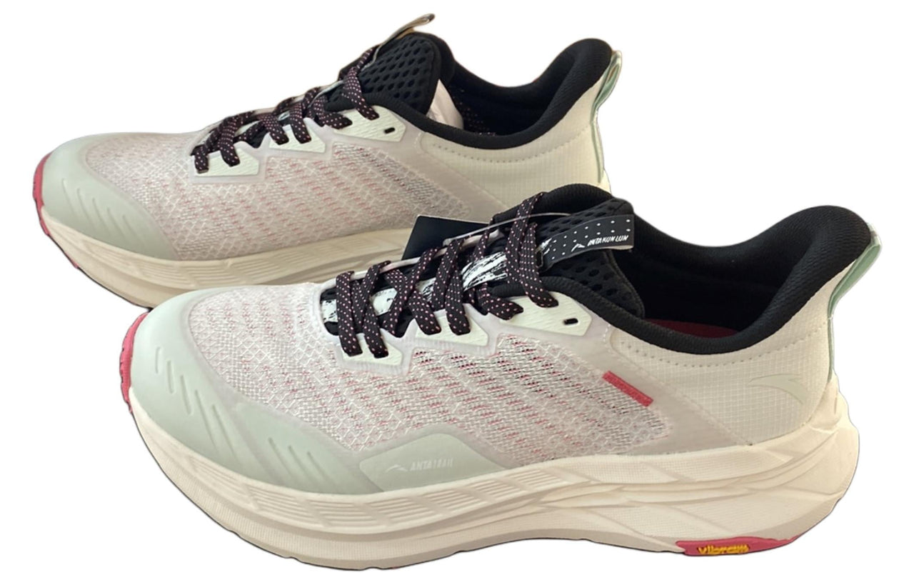(WMNS) ANTA Running Series Sneakers Trail 'Light Green Pink' 122425510-1