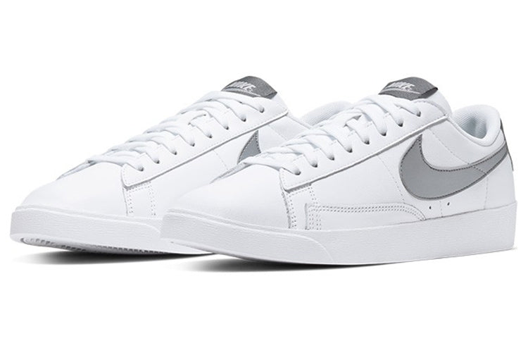 (WMNS) Nike Blazer Low LE 'White Metallic Silver' AV9370-106