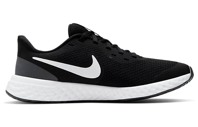 (GS) Nike Revolution 5 'Black White' BQ5671-003
