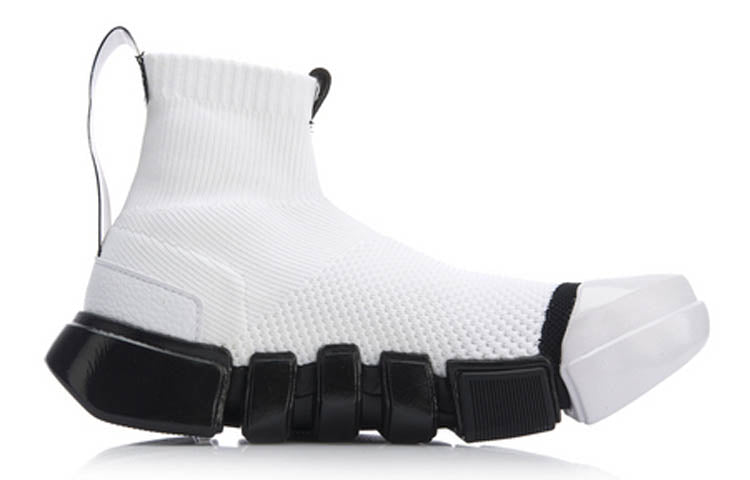 Li-Ning Wade Essence 2 x Star Wars 'White' AGWN039-1
