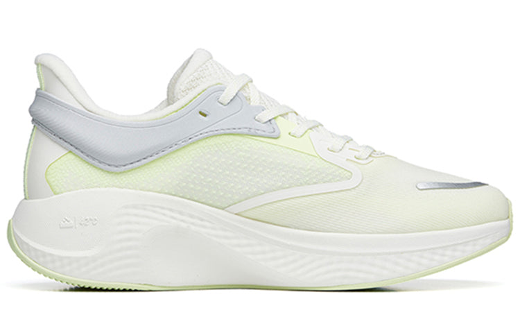 (WMNS) ANTA Run Collection 'White Green Grey' 122235556-6