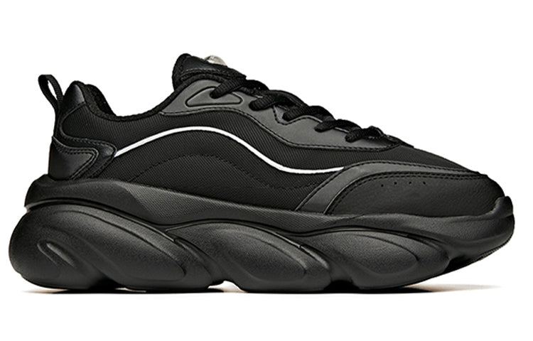 (WMNS) ANTA Claw 'Black White' 922358894-6
