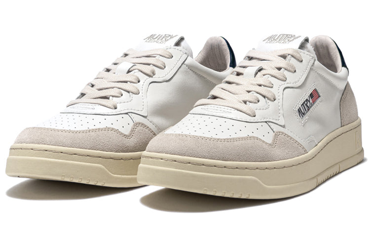 (WMNS) Autry Medalist Low Leather 'White Suede Blue' AULW-LS28