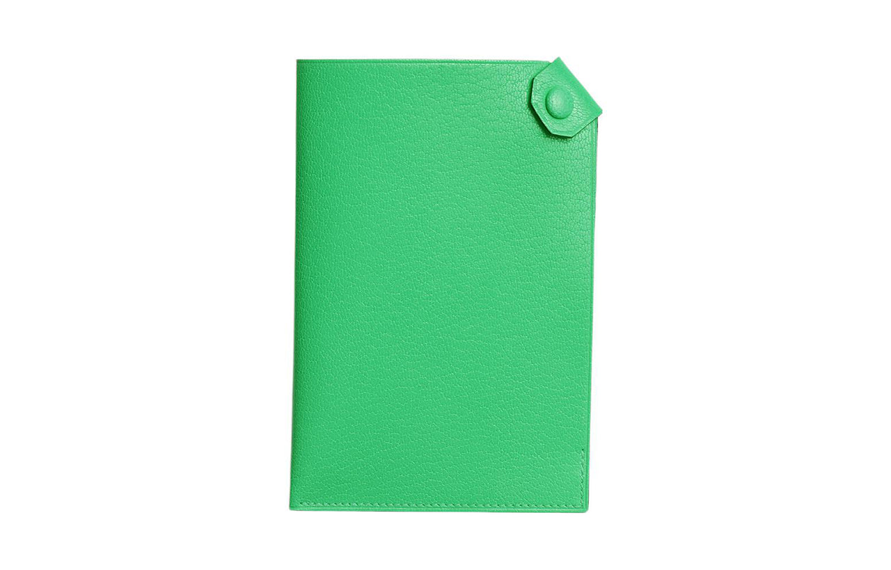 HERMES Tarmac Chamkila Goat Skin Passport Holder Women's Comic Green