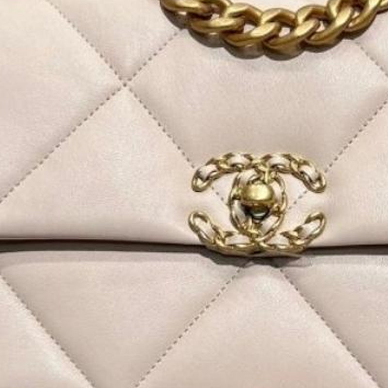 CHANEL 19Bag21K Winter Sheepskin Crossbody Bag, Shoulder Bag Women's Ecru