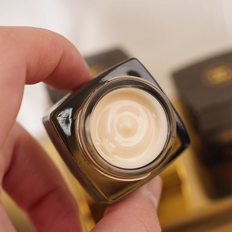 CHANEL Travel Kits / Sample Kits Unisex