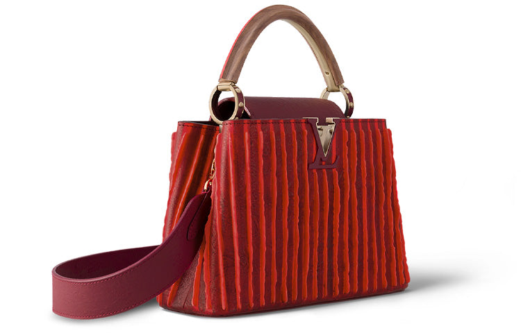 LOUIS VUITTON Capucines Cow Leather Capusin Shoulder Crossbody Handbag Small Size Women's Red
