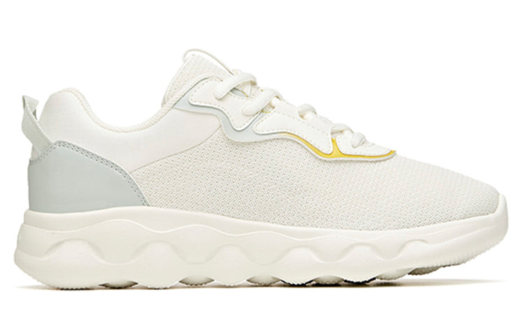 (WMNS) ANTA Running Series Sneakers 'White Blue Yellow' 922115535-4