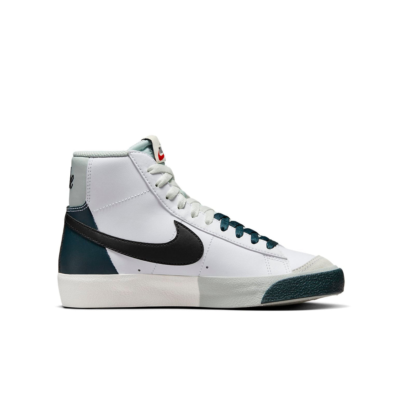 (GS) Nike Blazer Mid '77 Remix 'Split White Spruce' FN6937-101