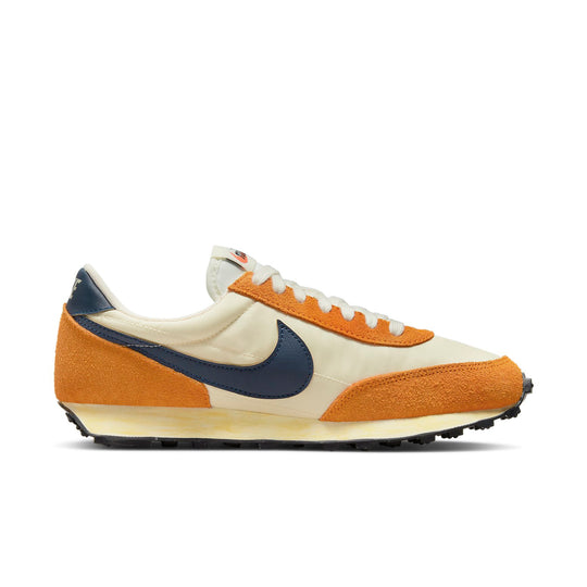 (WMNS) Nike Daybreak SE 'Coconut Milk Midnight Orange' DV1746-142