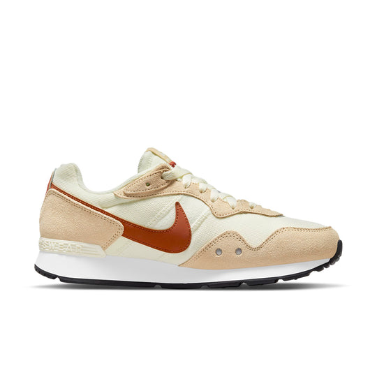 (WMNS) Nike Venture Runner Wide 'Coconut Milk' DM8454-105