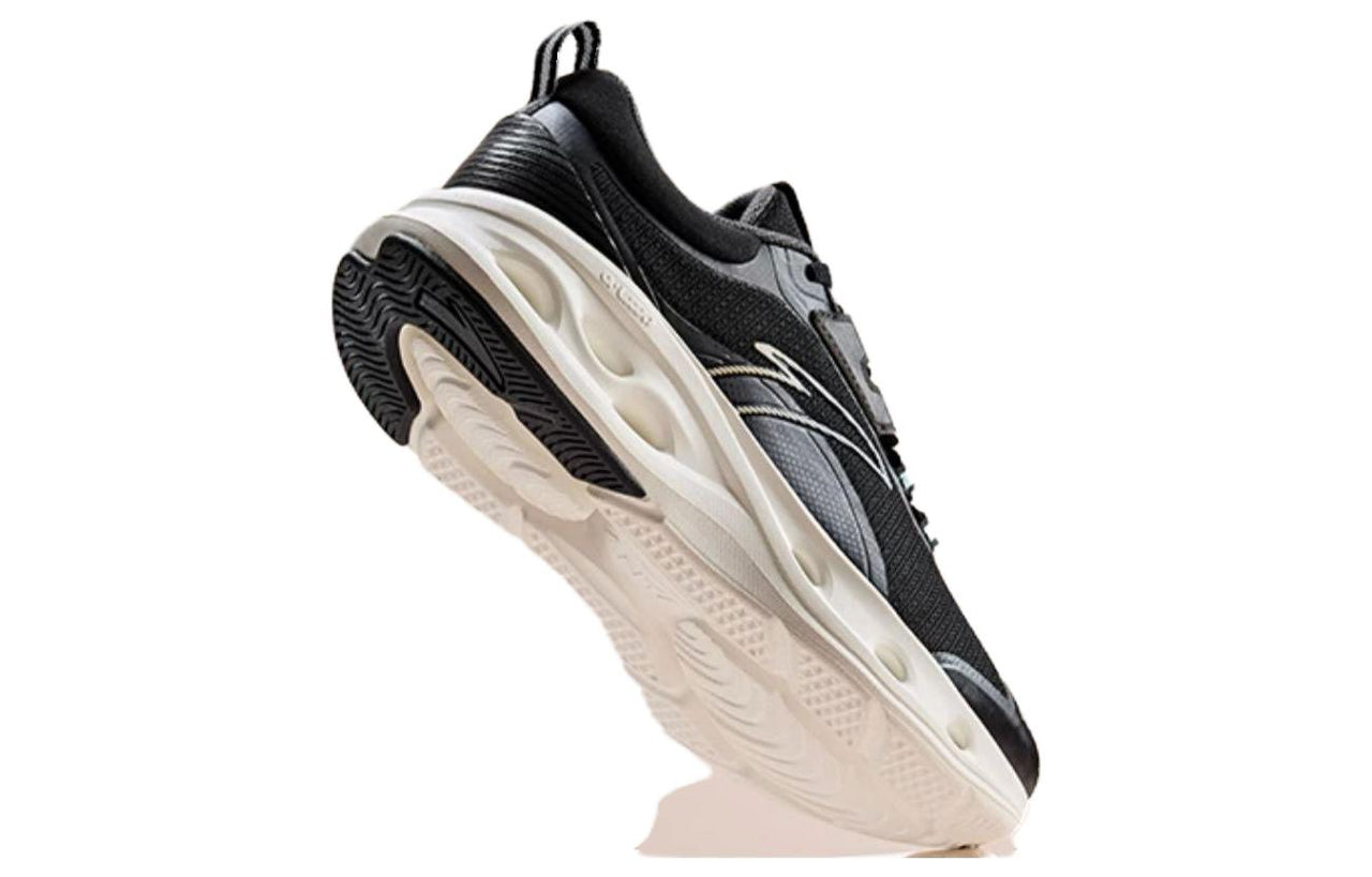 (WMNS) ANTA Running Shoes 'Black White' 922345575-4