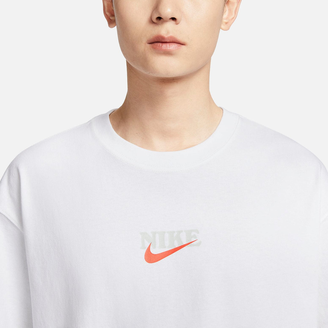 Nike NSW Sole Craft T-Shirt 'White' FN3700-100