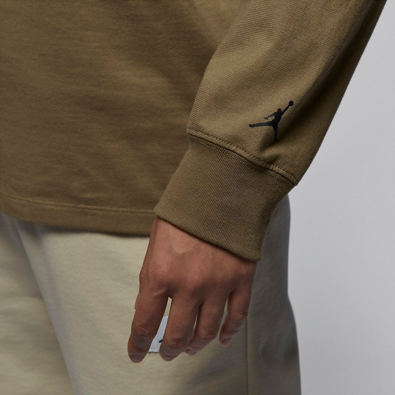 (WMNS) Air Jordan x Nike Long-Sleeve Graphic T-Shirt 'Olivegreen' FD7206-395