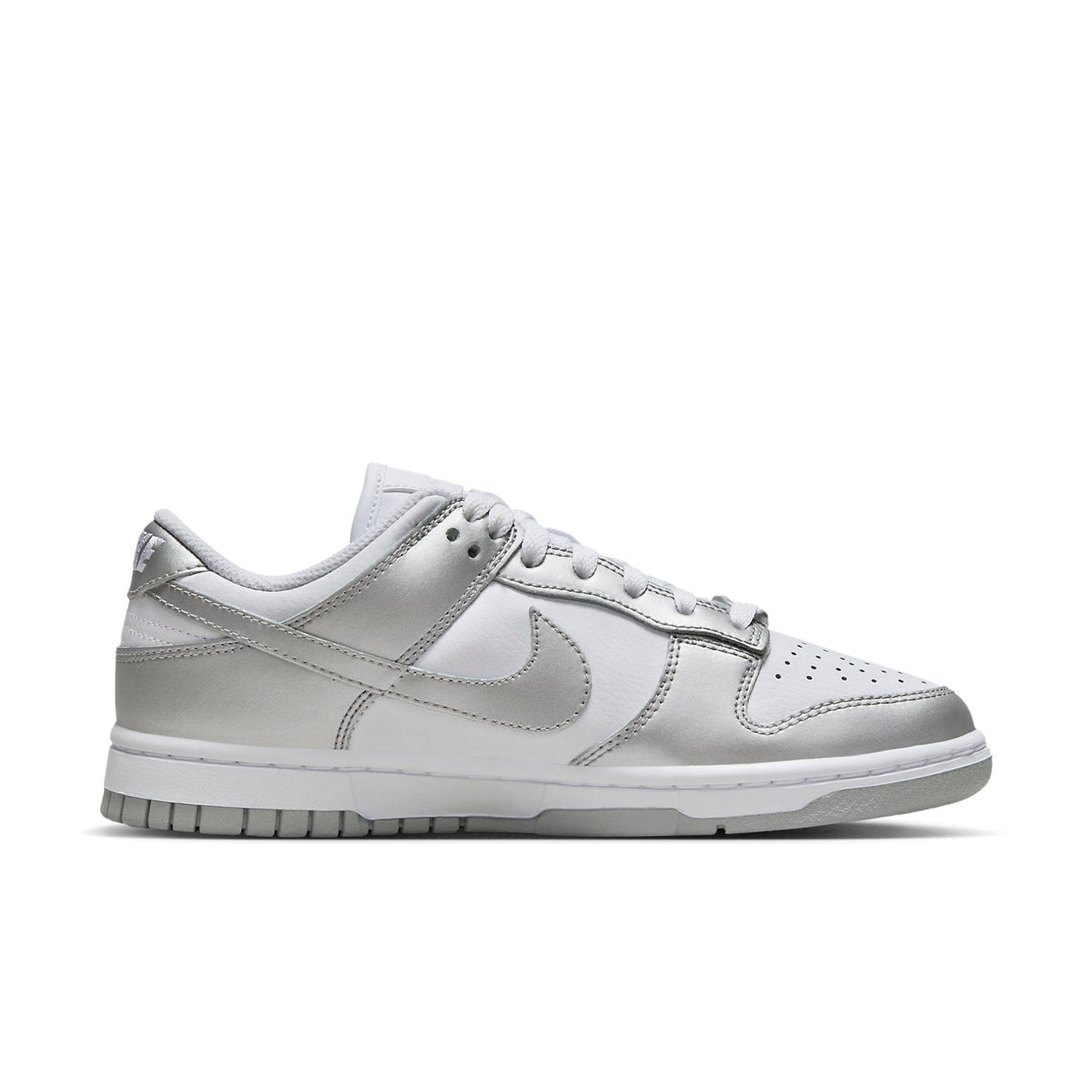 (WMNS) Nike Dunk Low 'Metallic Silver' FV1311-100