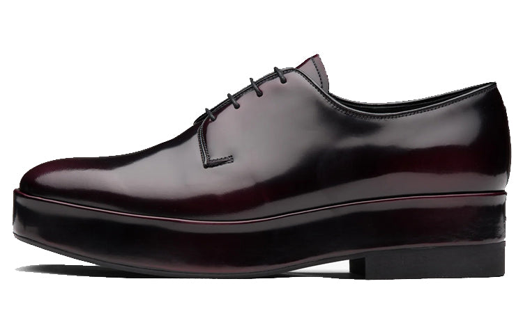 PRADA Men's Casual Shoes Men Low Top Pomegranate