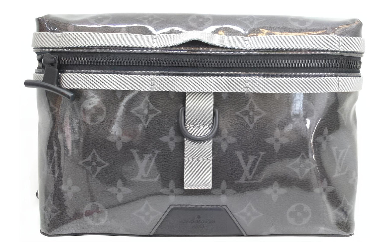 LOUIS VUITTON Messenger Shoulder Bags