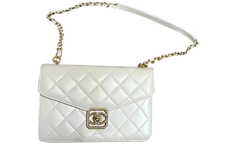 CHANEL 21K Winter Lambskin Chain Bag Shoulder Bag Crossbody Bag Regular Women's White