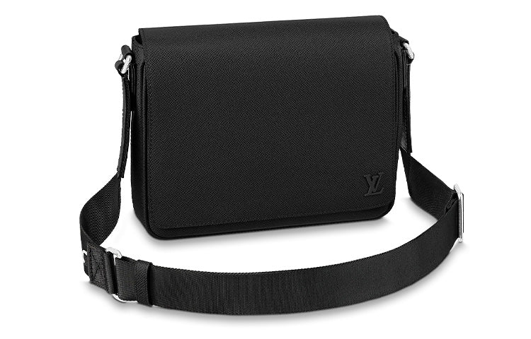 LOUIS VUITTON M30851 District Pm