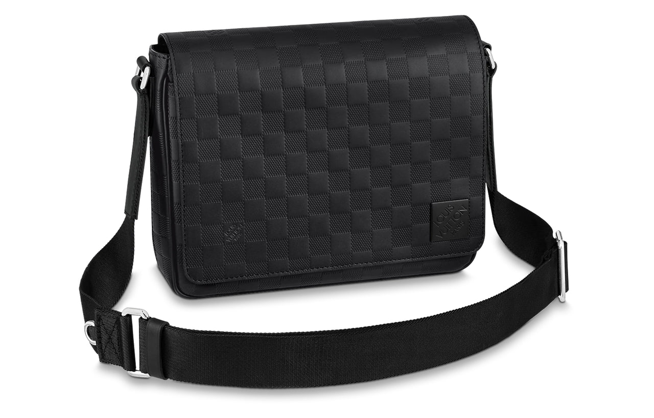 LOUIS VUITTON District Shoulder Bags