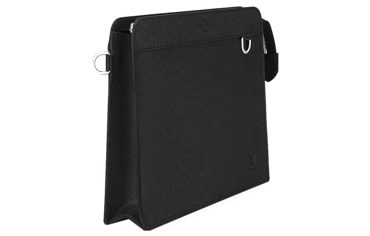 LOUIS VUITTON Taïga Cow Leather Clutch Regular Men's Black