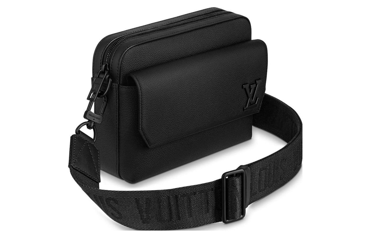 LOUIS VUITTON M24750 Fastline Messenger