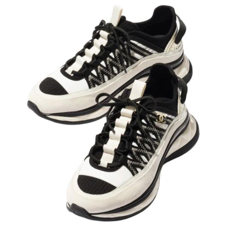 CHANEL Low-Top Casual Shoes Women's White