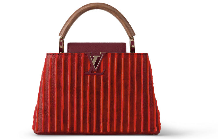 LOUIS VUITTON Capucines Cow Leather Capusin Shoulder Crossbody Handbag Small Size Women's Red
