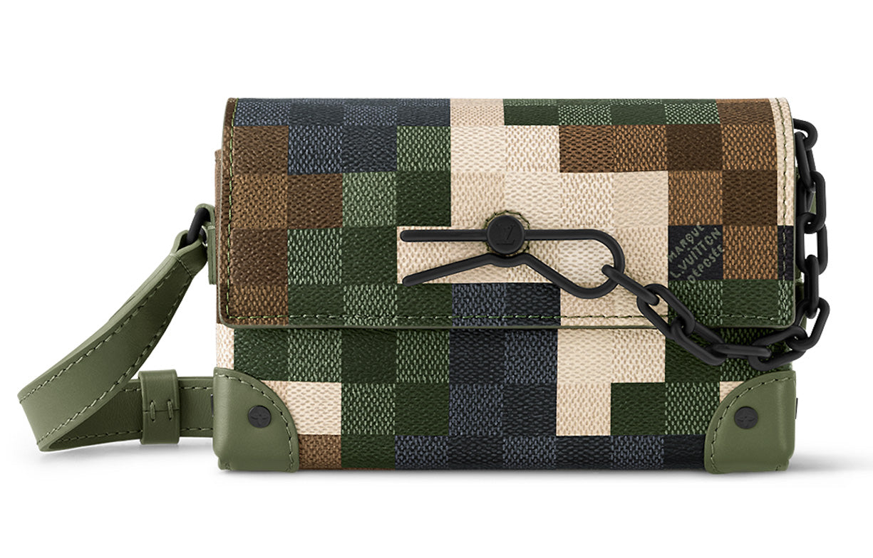 LOUIS VUITTON Steamer Wearable Wallet