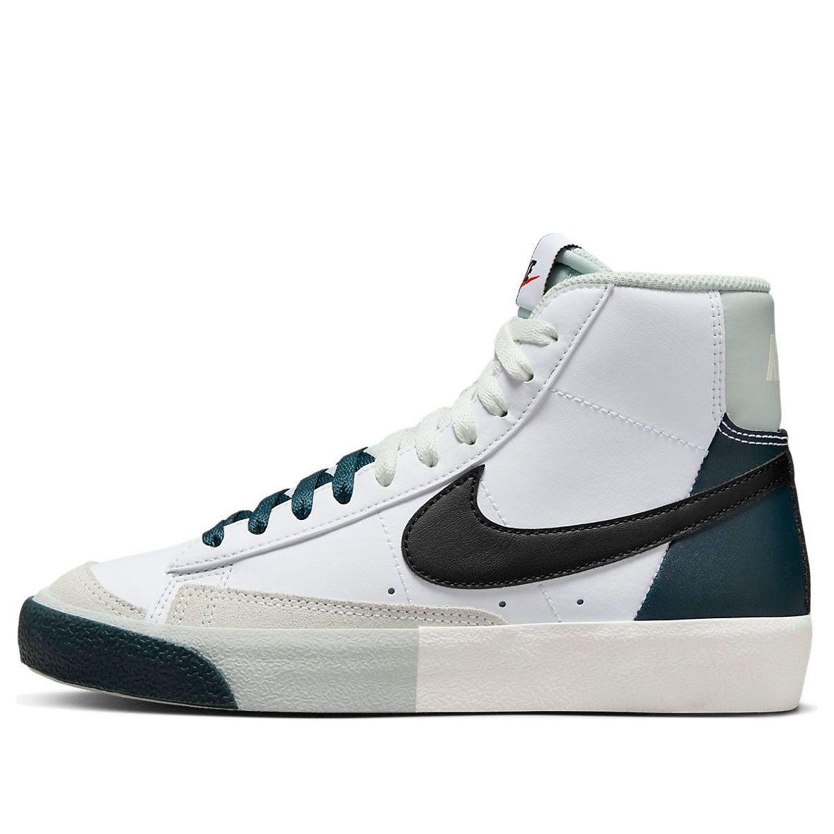 (GS) Nike Blazer Mid '77 Remix 'Split White Spruce' FN6937-101